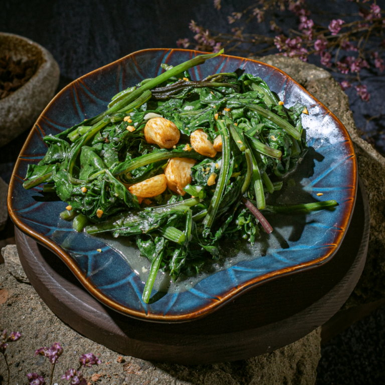 Garlic-Fried Spinach